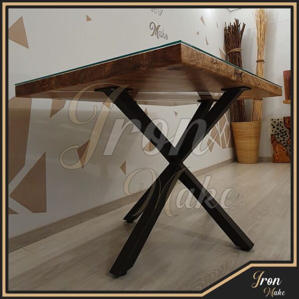 Tavolo-in-legno-e-resina-Vale7-Iron Make