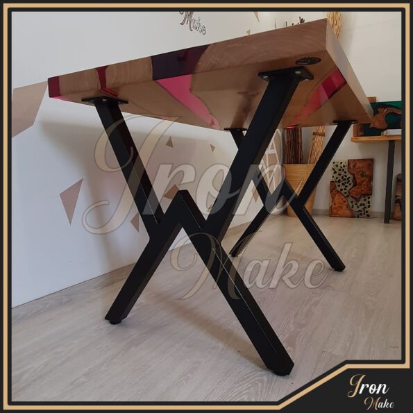 tavolo in legno e resina-barbie9