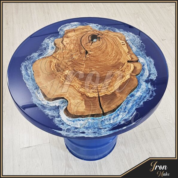 Tavolo-in-legno-e-resina-Rounded1-Iron Make
