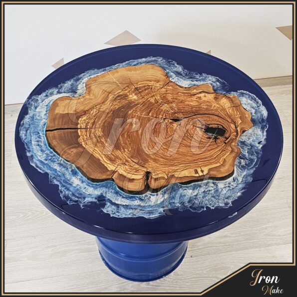 Tavolo-in-legno-e-resina-Rounded3-Iron Make